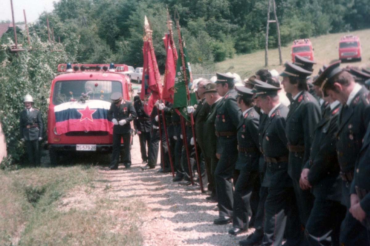 Pridobitev prvega gasilskega vozila